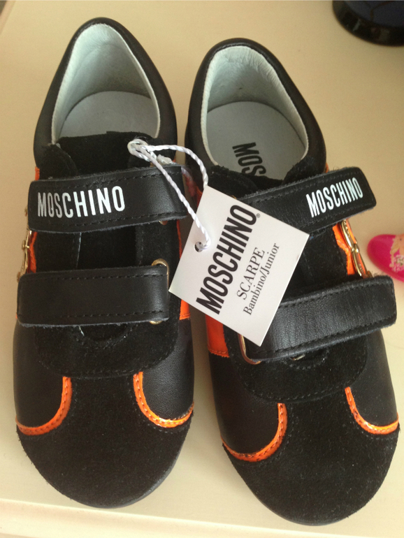 moschino,размер 26,на узкую ножку,4000