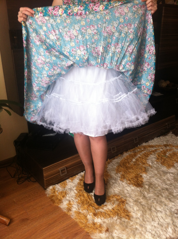 ХВАСТИКИ ВИНТАЖНЫХ ПЛАТЬЕВ