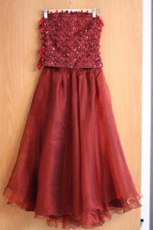 Платье на девочку 10-12 лет.