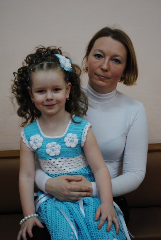 Связала дочке на 8 марта