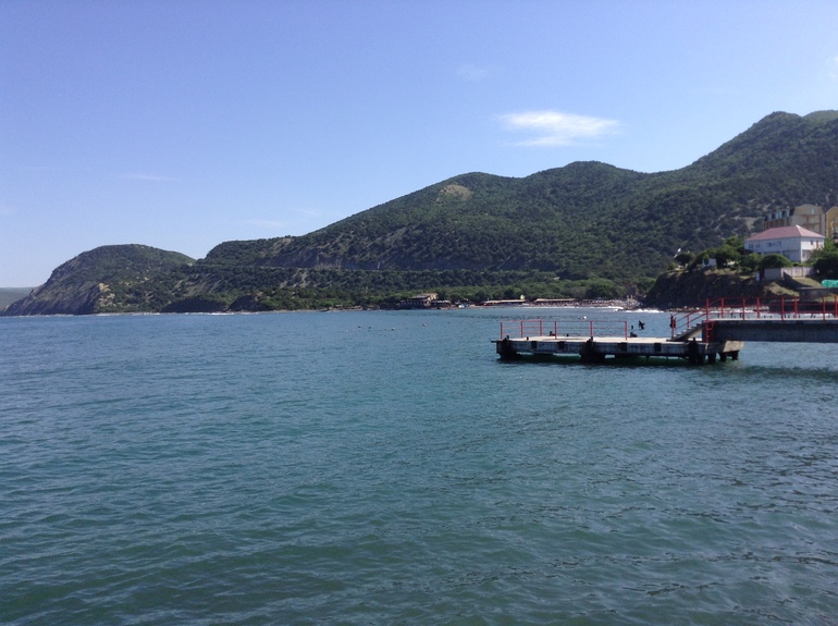 Одену я белую шляпу, поеду я в город Анапу))