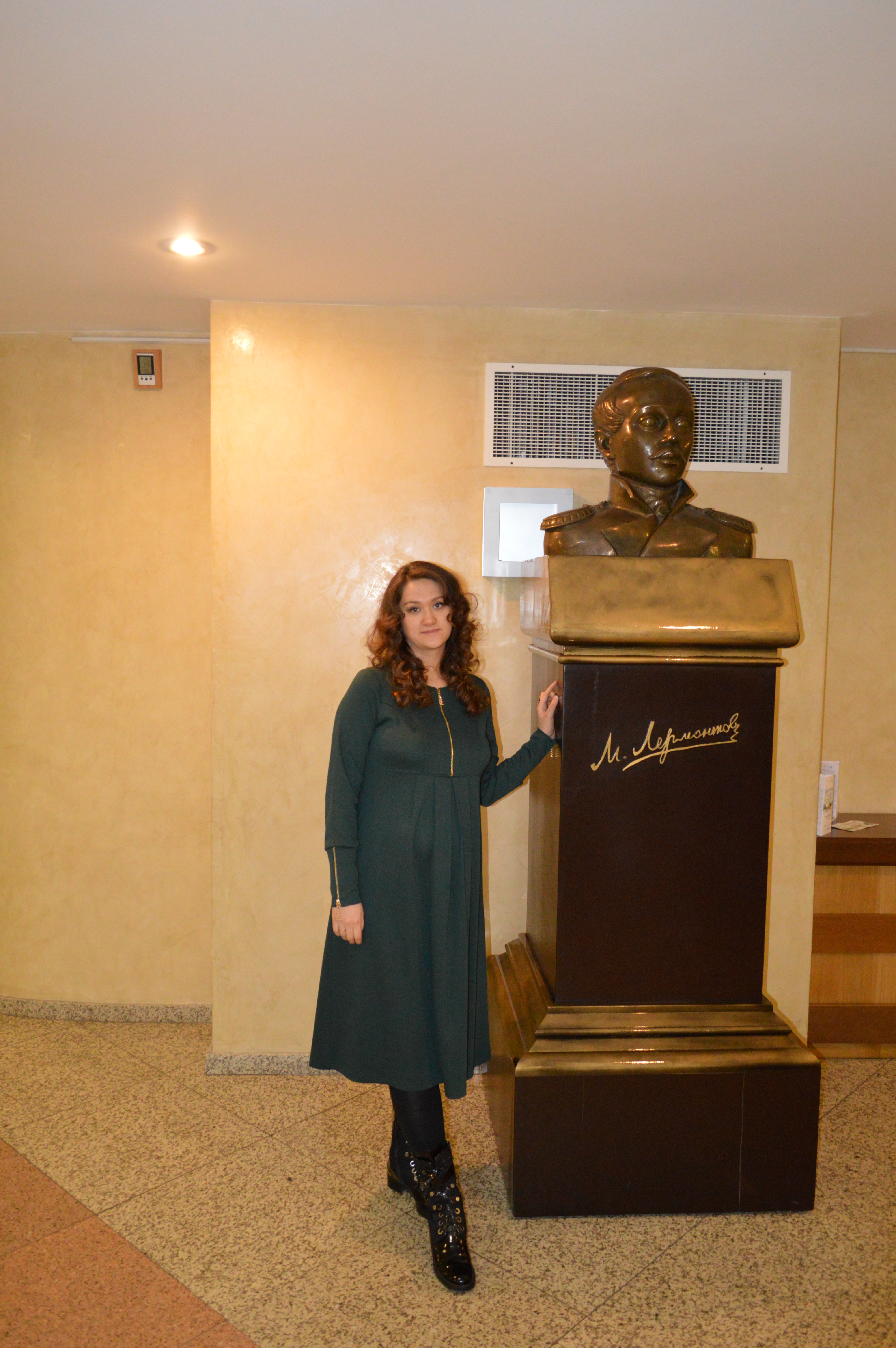 4728edc4d38feb7f8c9f9c9b9fadad84.jpg