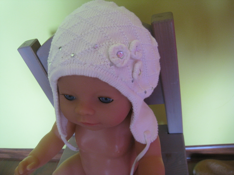 Шапочка осень-весна на 2-3г. (размер 48/50). Цена 200 руб.