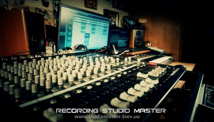 Студия звукозаписи - STUDIO MASTER - www.studiomaster.kiev.ua Запись вокала, запись голоса, обработка вокала, аранжировка, сведение,мастеринг, песня в подарок, подарочный сертификат на запись песни в студии, видео продакшн.