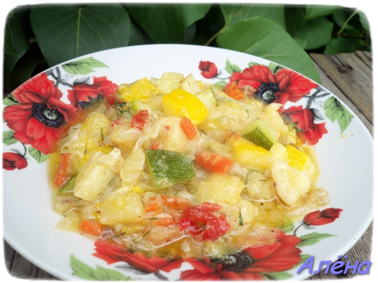 Овощное рагу с кабачком.