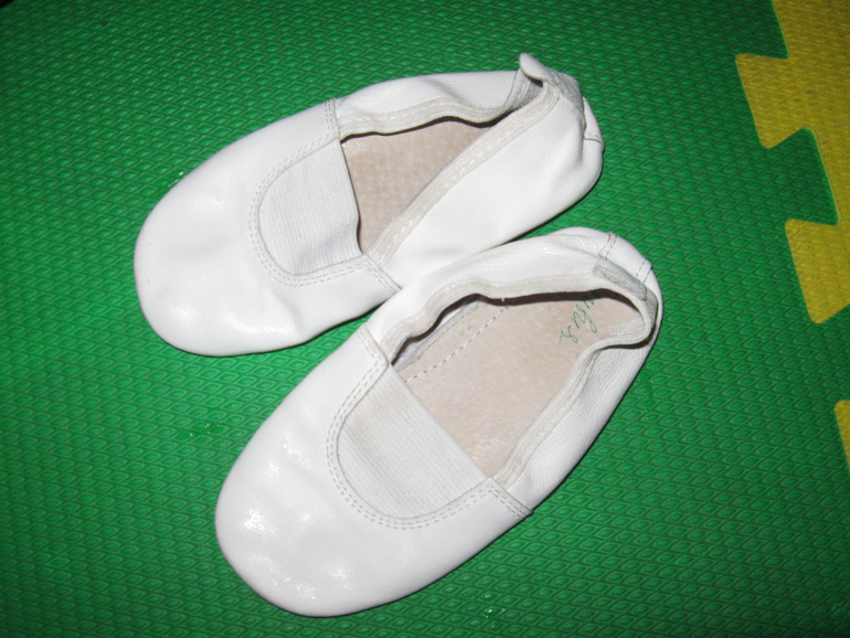 Туфли, сандали, кеды, чешки на девочку р. 25-27