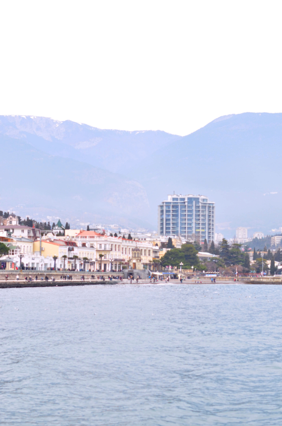 Ялта,набережная,февраль)