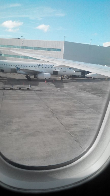 Он прилетел в НЗ)