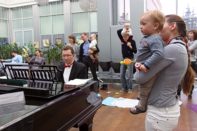 5 апреля 12:00