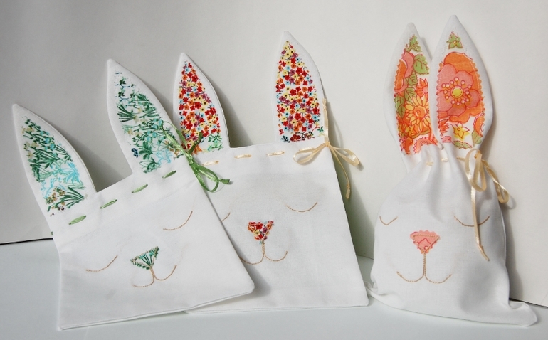 Пасхальные зайцы - мешочки для подарков