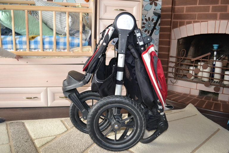 ПРОДАЮ Baby Jogger City Elite Red Sport