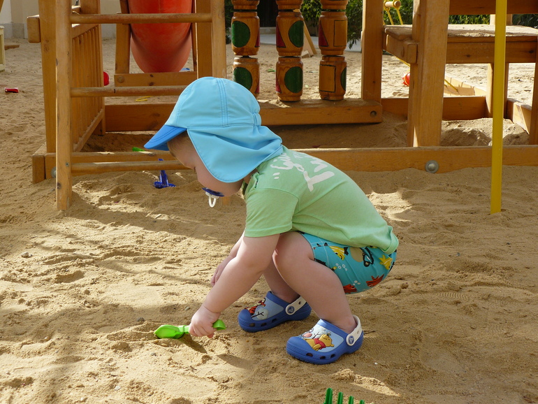 ищу щапку для пляжа на объем головы 52