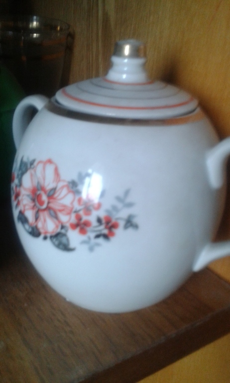 Отдам б/у покрывала, тюль, посуда, и др. Метро Савеловская