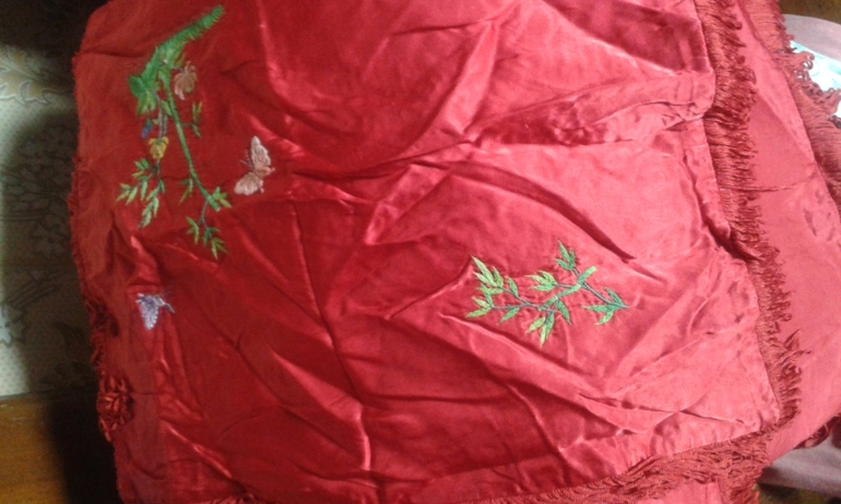 Отдам б/у подушки, покрывала, тюль, посуда, и др. Метро Савеловская