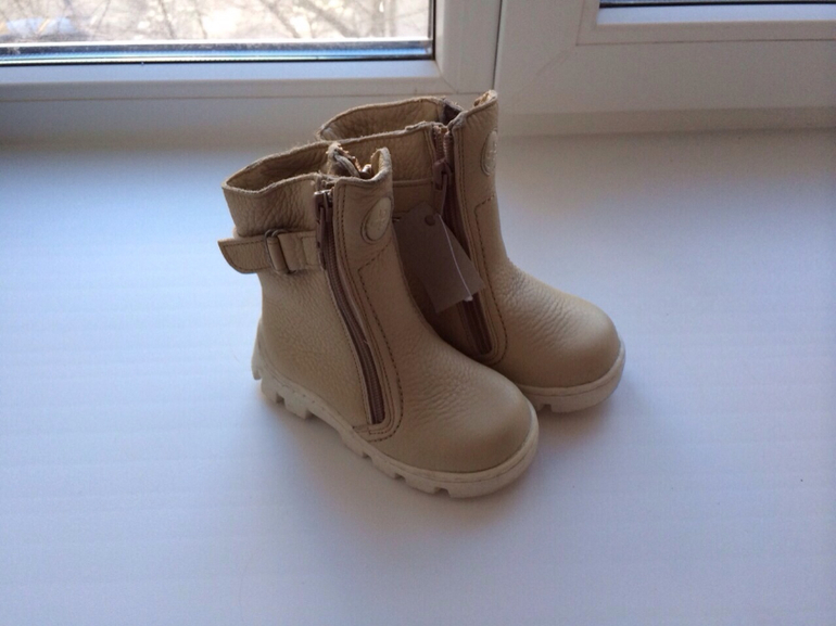 Обувь новая для девочки! Вся зима по 600 руб . Всю обувь смотрим под катом...