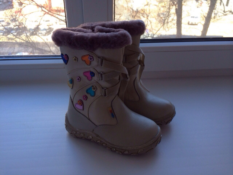 Обувь новая для девочки! Вся зима по 600 руб . Всю обувь смотрим под катом...