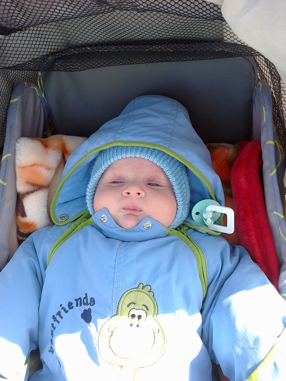 ура!!!ну вот и нам 2 месяца!