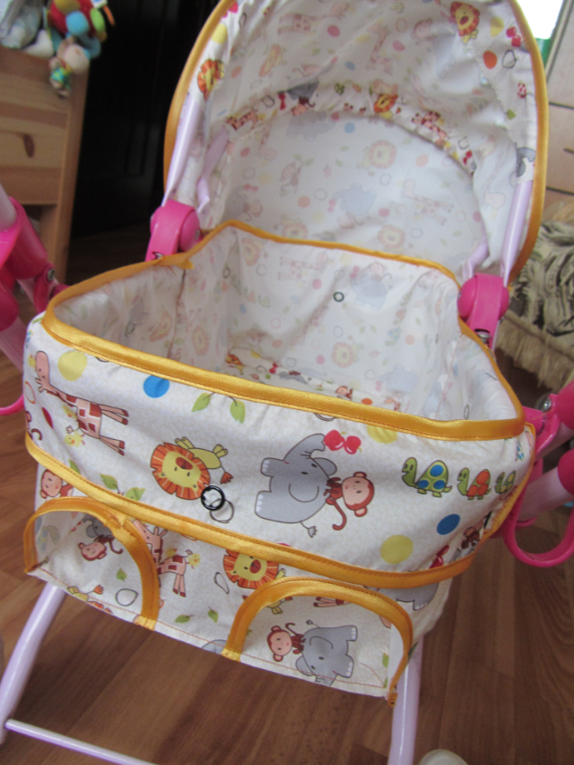 Коляска для дочки.