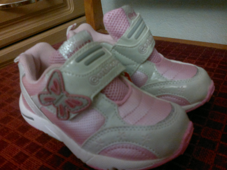 Кроссовки Антилопа 25. Демисезон. Новые.