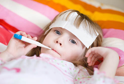Как и чем лечить ребенка при первых признаках простуды — 1 ответов .