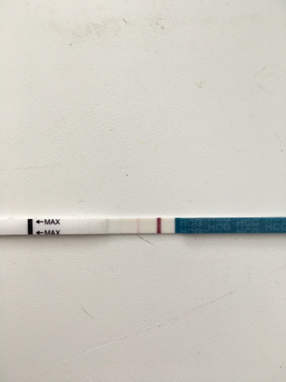 Как выглядит положительный тест на беременность на ранних сроках фото с двумя полосками