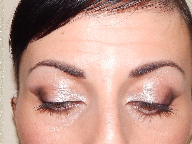 Как можно поменять свою форму глаз и лицо