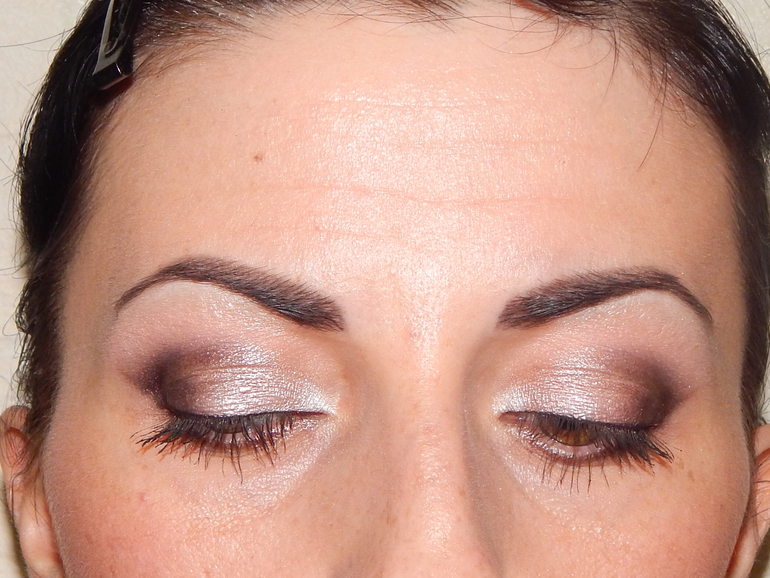 Бордовый макияж