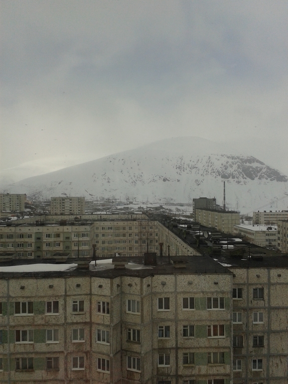 а из нашего окна, вот такая вот весна)