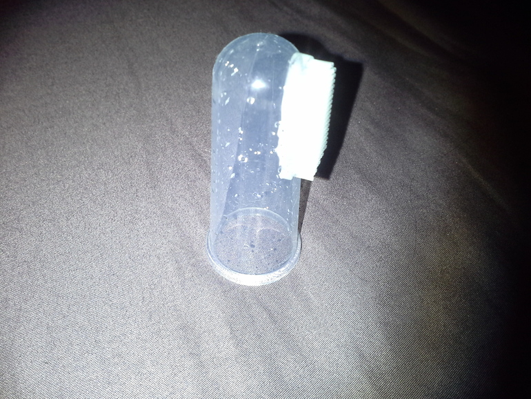 наша первая зубная щетка