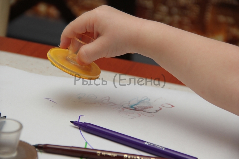 Наклейки, альбом Лица и штампы от Melissa&Doug;