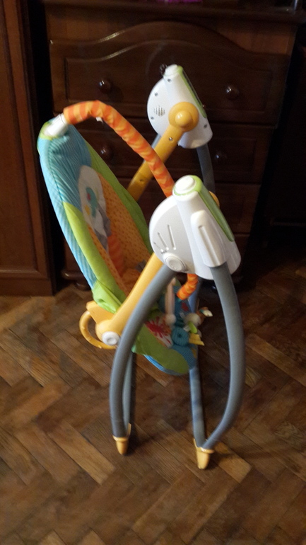 Продам детские электронные качели Brevi Miou