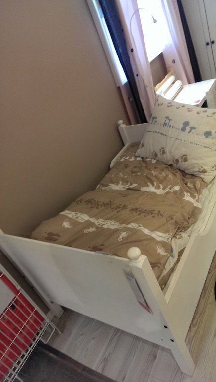 белая кроватка лесквик