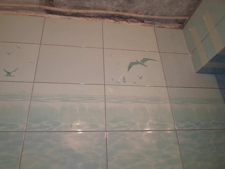 хороший плиточник.....