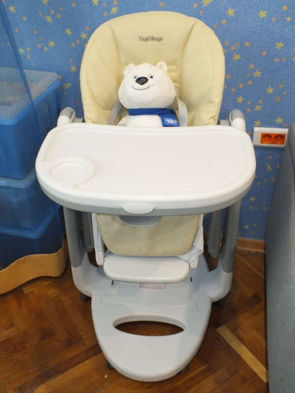 Продаю стульчик для кормления 3 в 1 Peg-perego Tatamia