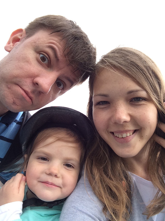 Дружба Алисы и роликов ))