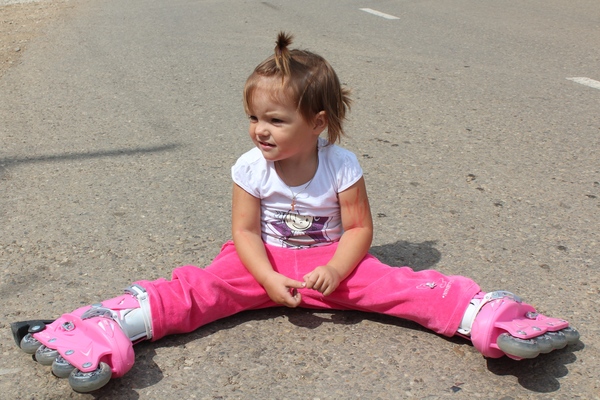 Дружба Алисы и роликов ))