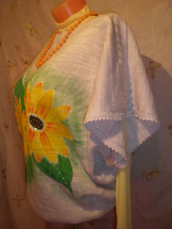 Кофта с подсолнухами.