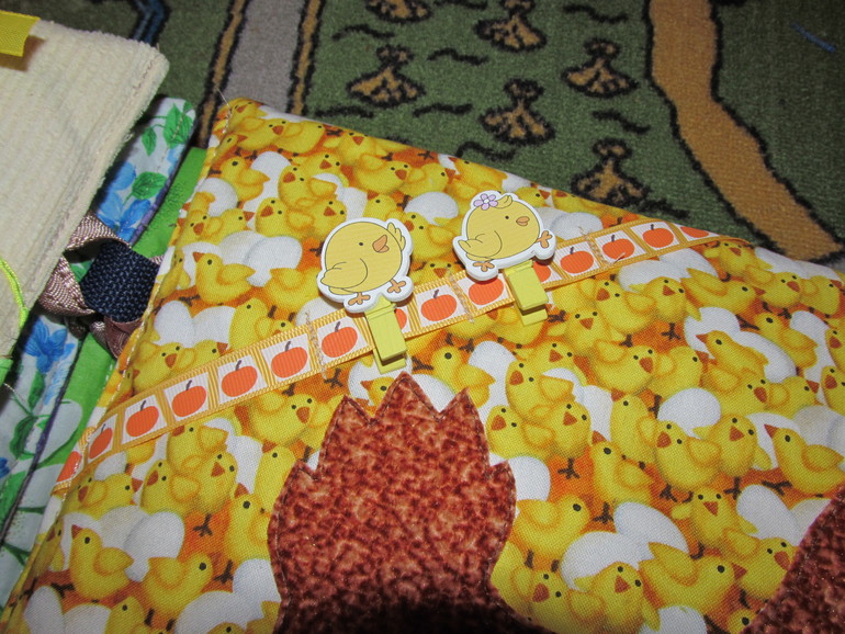 3 развивающие книжки.