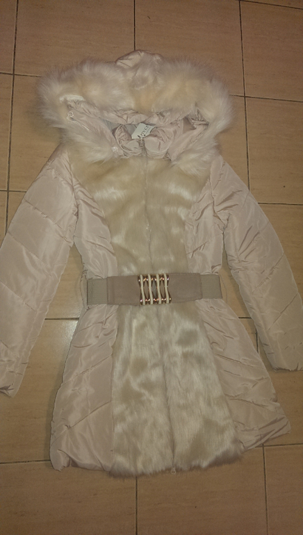 В наличии! Длинная, зимняя курточка на молнии с капюшоном - 2600руб.