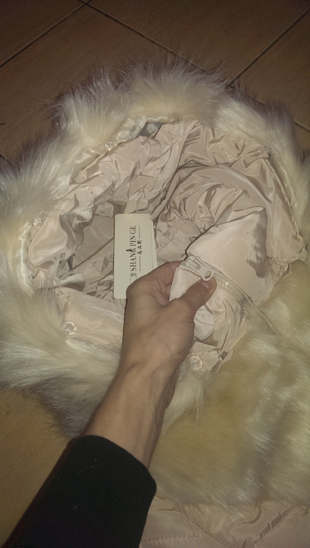 В наличии! Длинная, зимняя курточка на молнии с капюшоном - 2600руб.