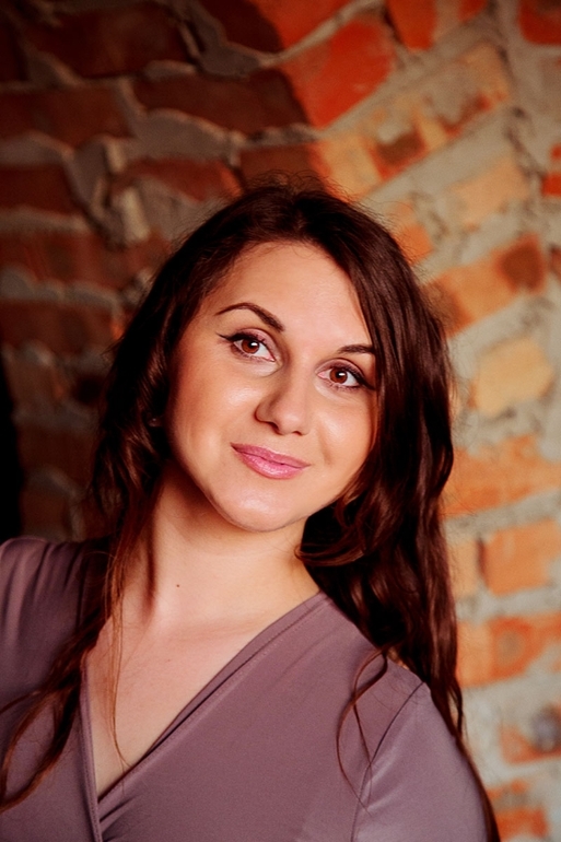 Такая разная Женя)