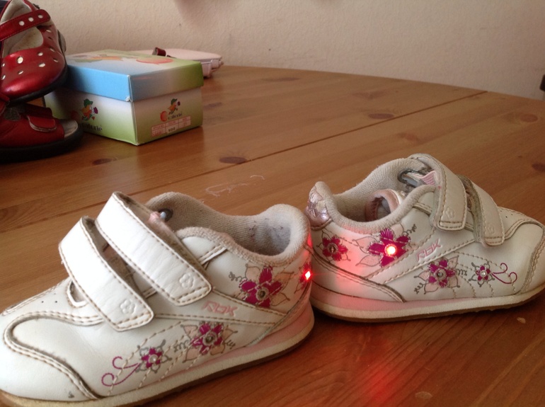 Обувь д/д 21-23 р-р. Кроссовки, босоножки , туфли за все 1500.