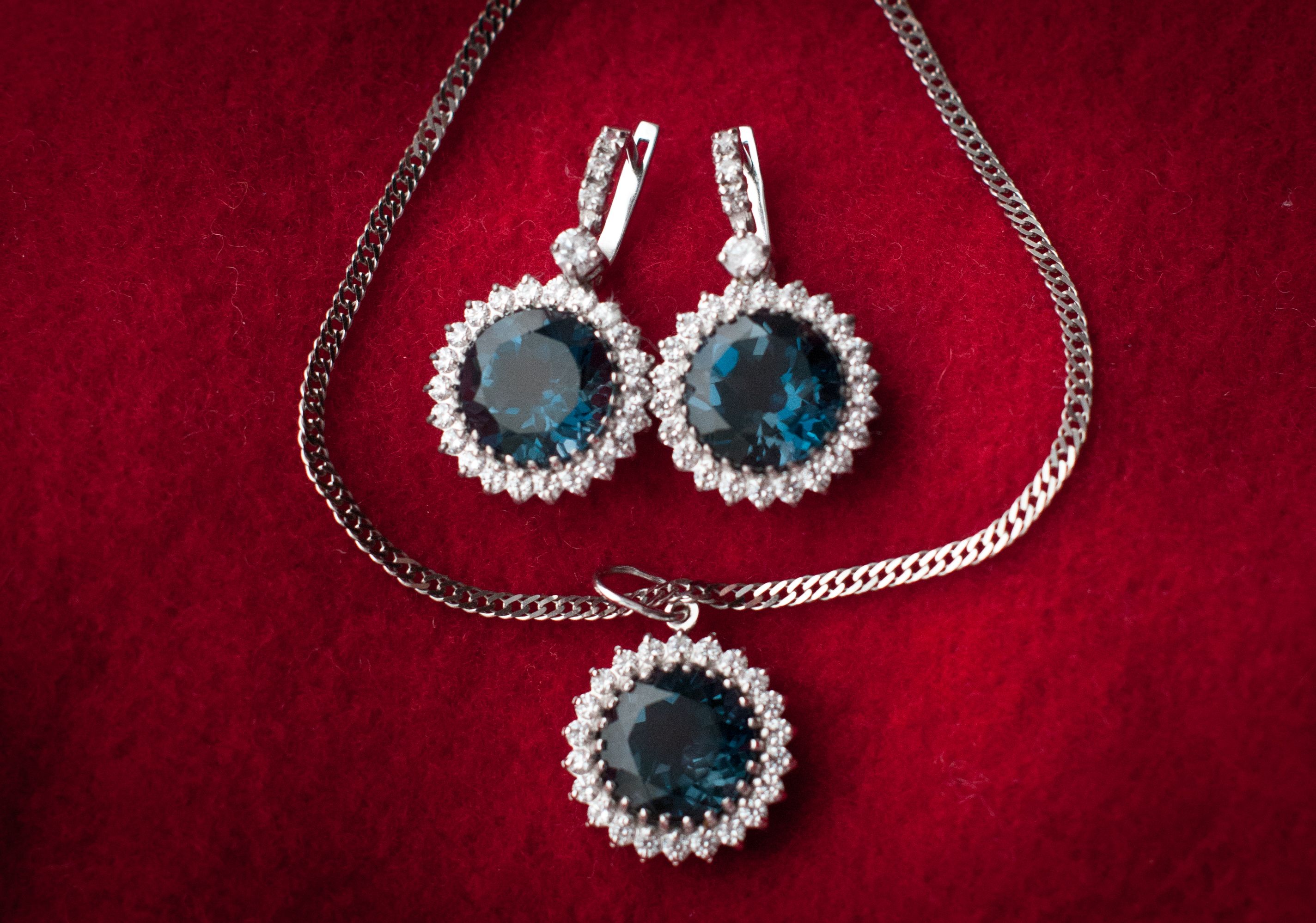 ЗОЛОТЫЕ ХВАСТИКИ (ОБНОВИЛА 10.02)