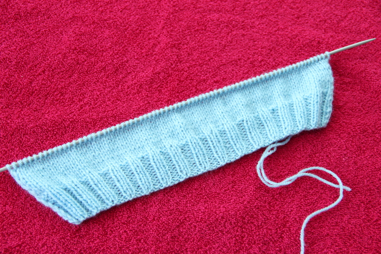 Жакет с жаккардовыми полосами