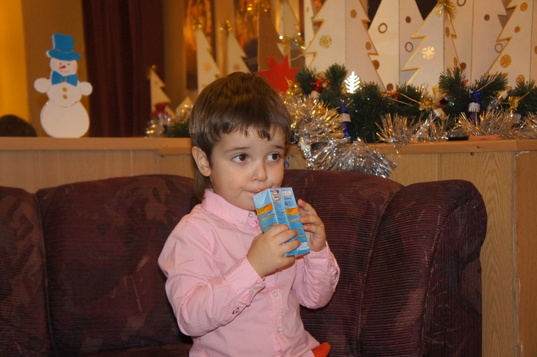 Первый новогодний спектакль.