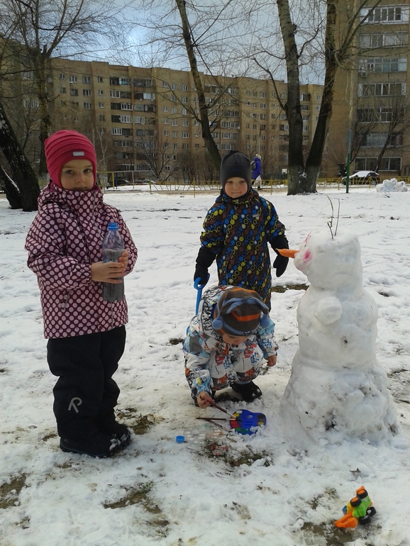 Первый снеговик!!!
