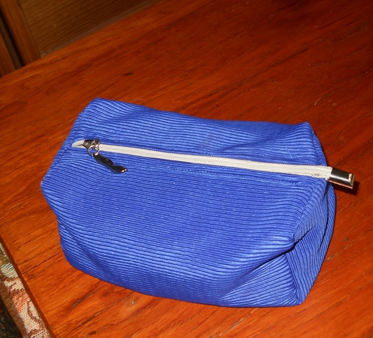 Очень вместительная косметичка