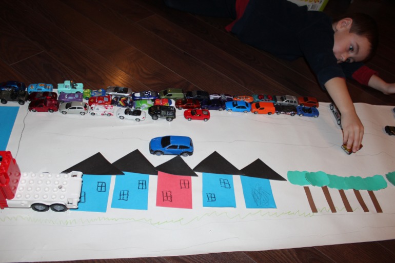 Насооружали город