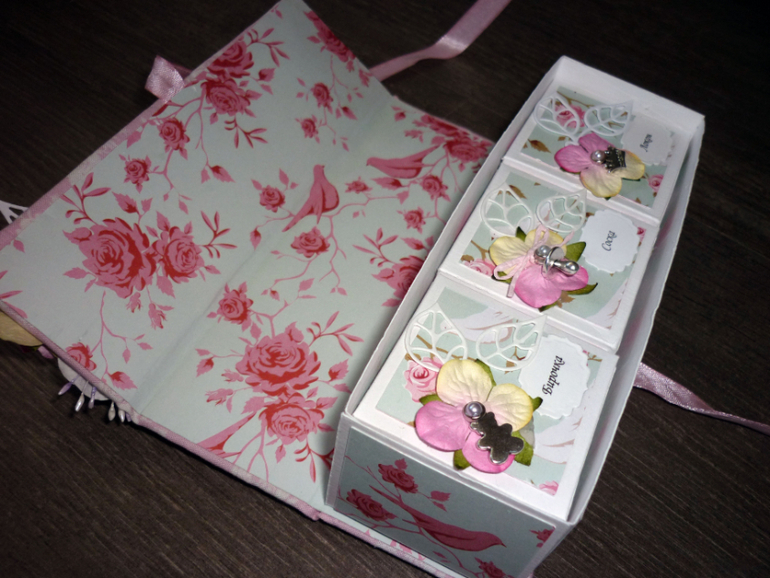 Мамины сокровища. Продаются.