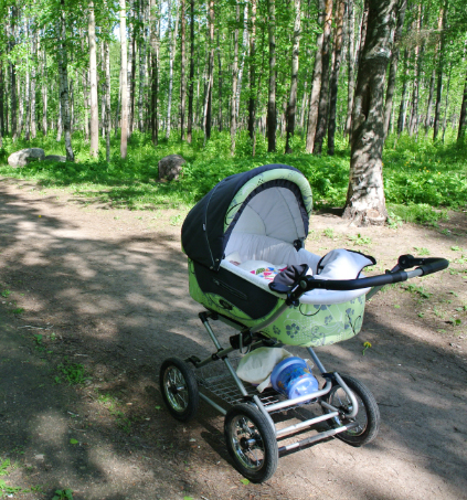 Продаю коляску 2 в 1, слинг и автолюльку